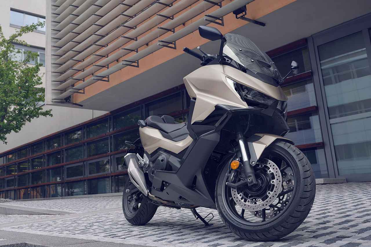 画像: HONDA FORZA 750 2027年モデル（欧州仕様） 総排気量：745cc エンジン形式：水冷4ストSOHC4バルブ並列2気筒 シート高：790mm 車両重量：236kg 参考価格：1万699ポンド（英国の場合）