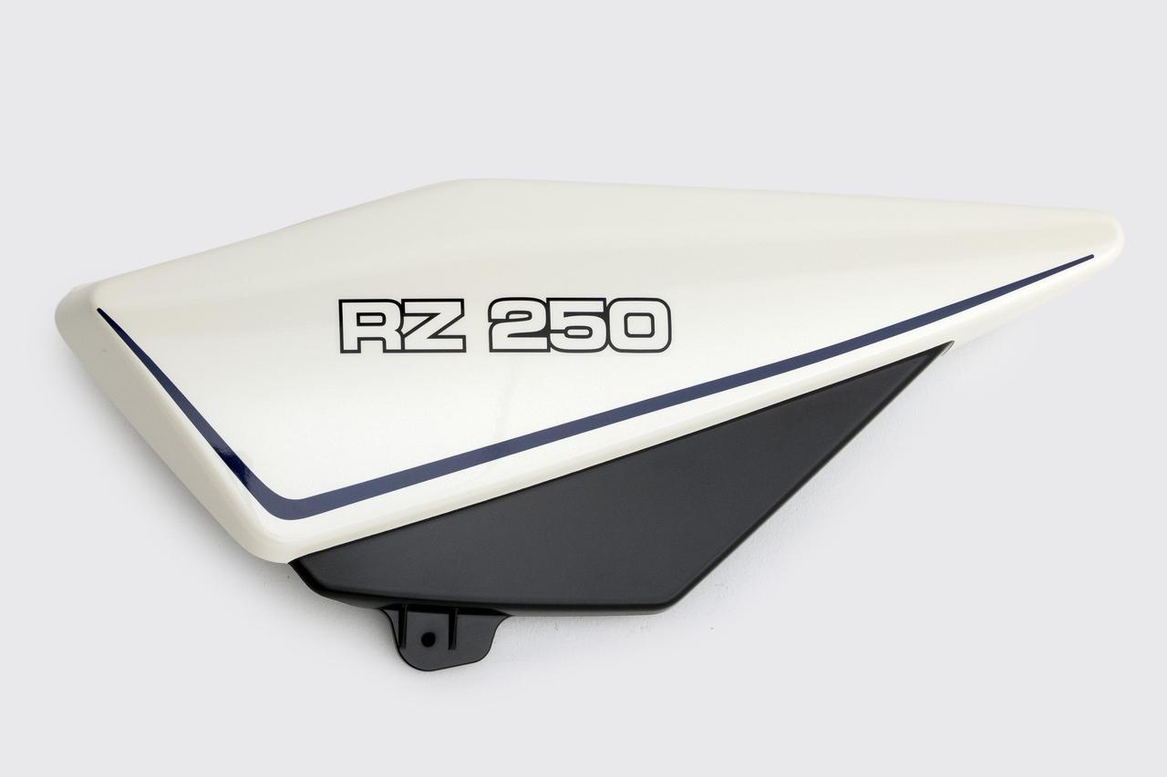 画像3: 【朗報】ヤマハ「RZ250」の純正外装が復活! ワイズギアが1980年モデル向け復刻外装セットを発売