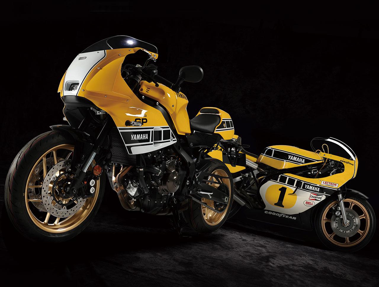 画像: ヤマハ「XSR900 GP」(2026年)のルーツを探る|待望のUSインターカラー&マールボロカラーで「YZR500」の栄光の歴史を継承 - webオートバイ