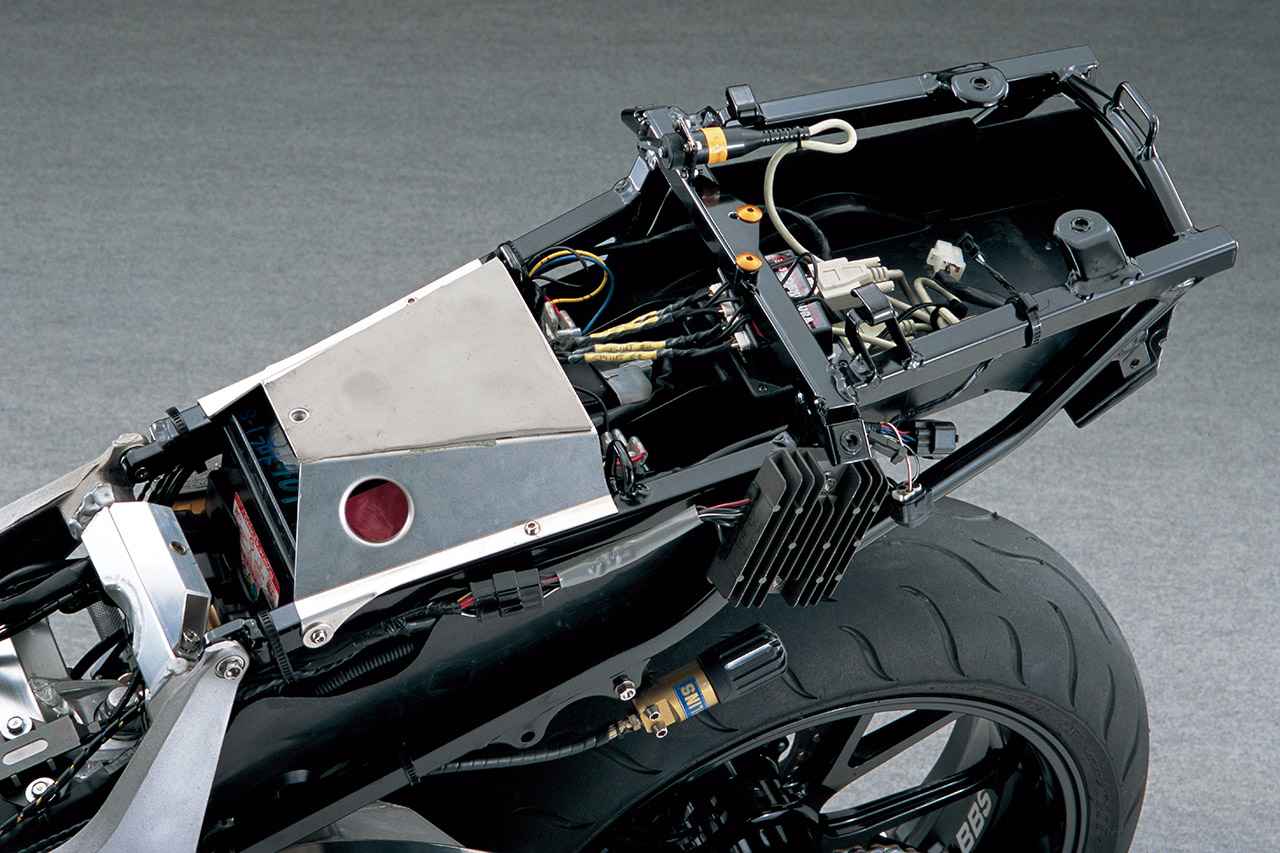 画像 : 14番目の画像 - 【写真29枚】ヨシムラ「TORNADO S-1」 - webオートバイ
