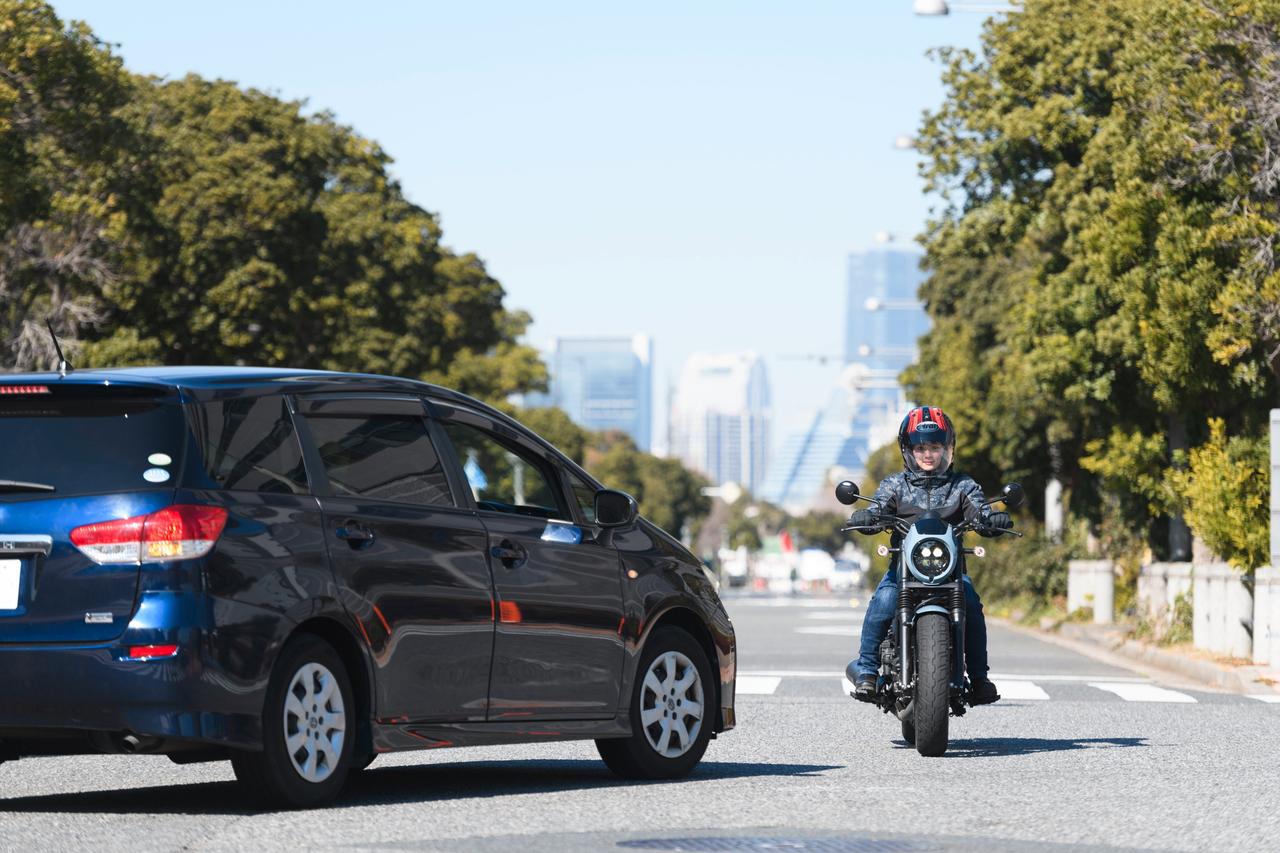 画像: 【JAPAN RIDERS 知恵袋】交差点では「かもしれない運転」を徹底しよう! - webオートバイ