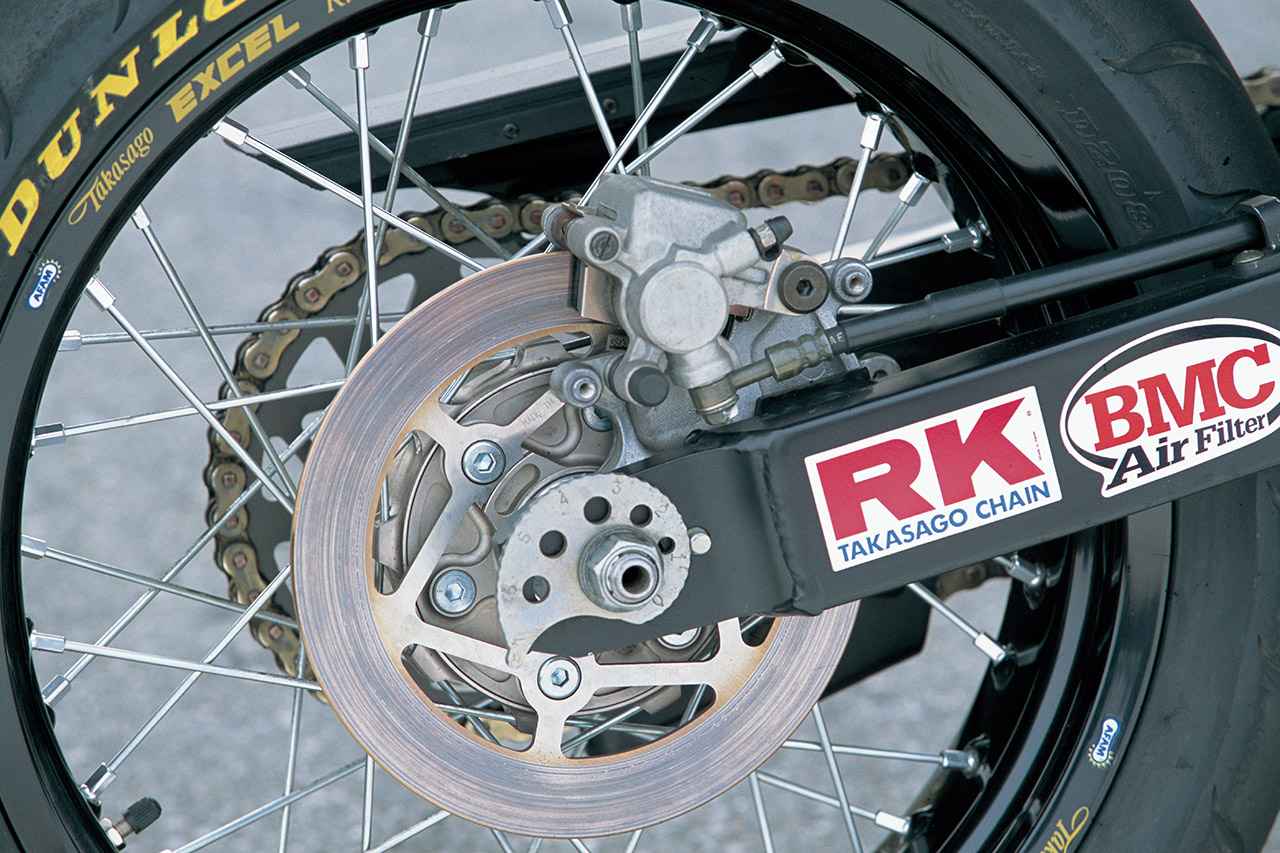 画像 : 16番目の画像 - 【写真19枚】ヨシムラ「M450R」詳細解説｜ヨシムラのスーパーモタード【ヨシムラ伝】 - webオートバイ