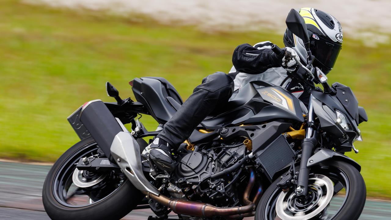 画像: 【国内初試乗】カワサキ「Z500」インプレ|快活フットワークが冴える!自由自在に楽しいミドルZ - webオートバイ