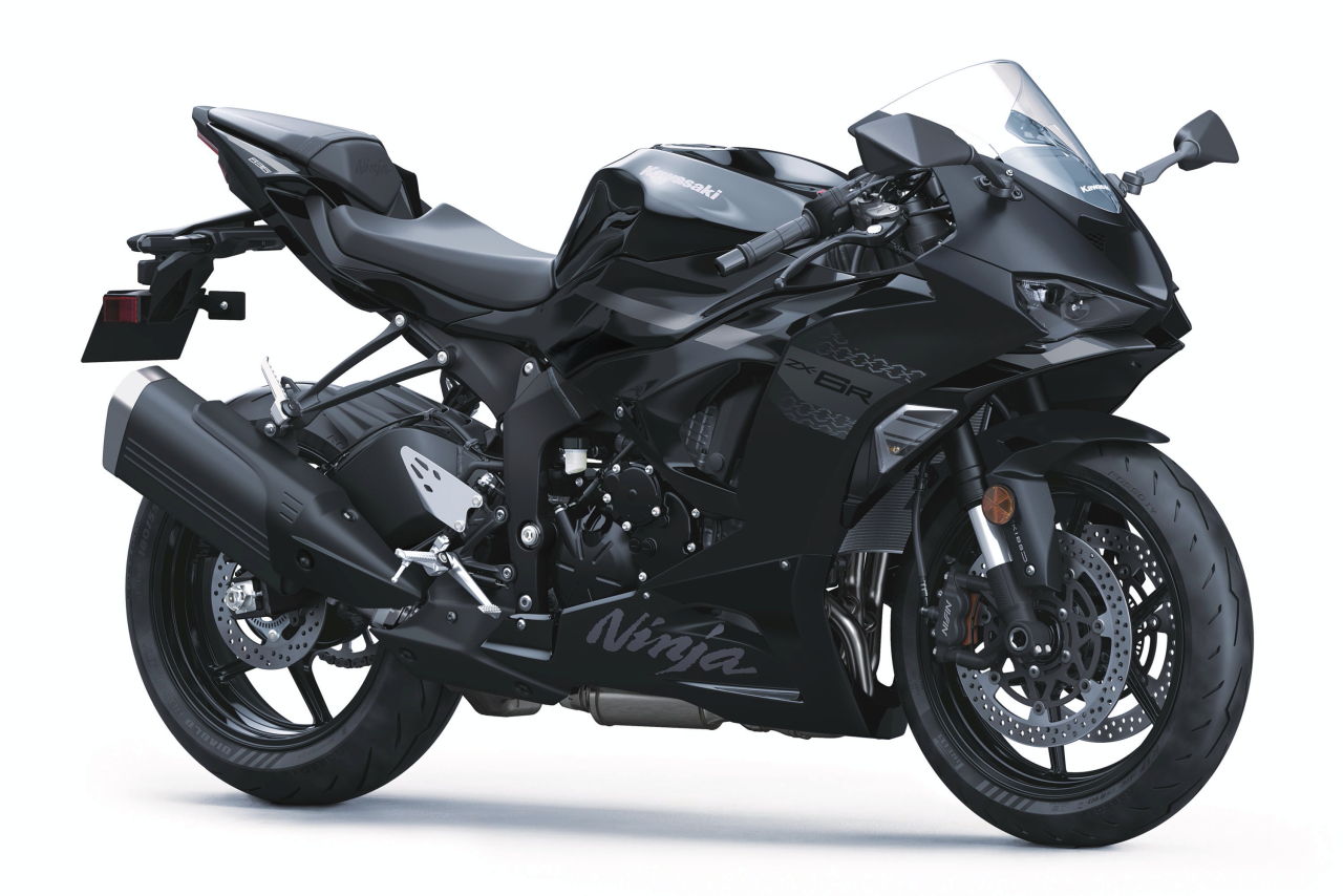 画像: KAWASAKI Ninja ZX-6R 2027年モデル（北米仕様） 総排気量：636cc エンジン形式：水冷4ストDOHC4バルブ並列4気筒 シート高：830mm 車両重量：198kg Metallic Spark Black/Metallic Flat Spark Black