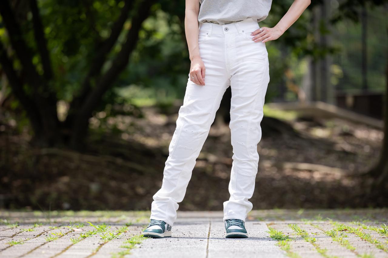画像: BLUE MONSTER CLOTHING エアインテーク 空冷式ジーンズ 2026年モデル カラー:ブルーリンス、ブラック、ブルーグレー、ホワイト サイズ:M(30)・L(32)・XL(34)・3L(36) 販売店舗:2りんかん全店で発売中 税込価格:1万6980円