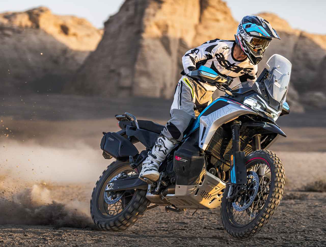 画像: CFMOTO「1000MT-X」解説 - webオートバイ