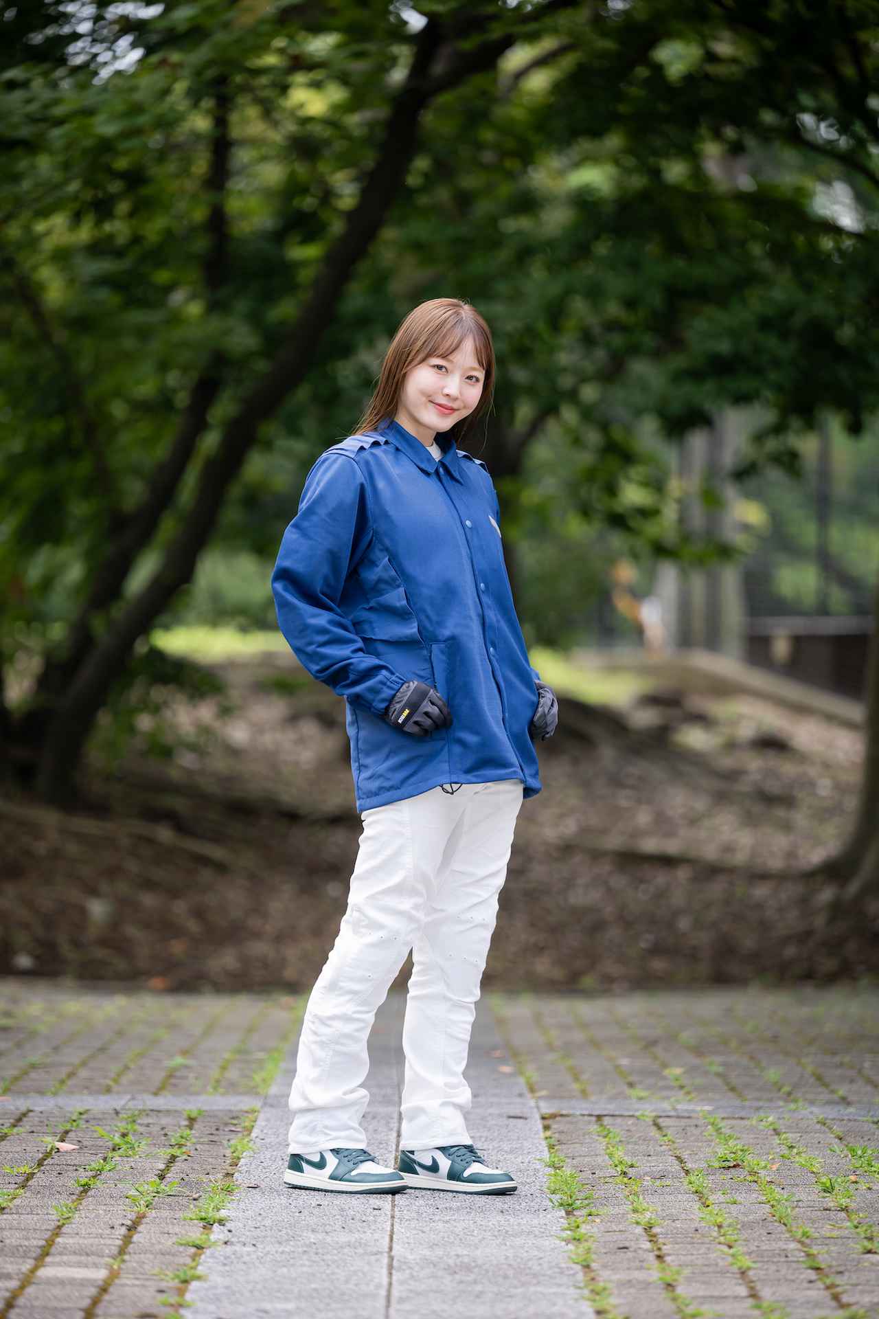 画像: 検証テストのモデルを務めたのは、女優、タレント、グラビアアイドルとして活躍中の、オートバイ女子部員の “よりちゃん” こと坂元誉梨さん。