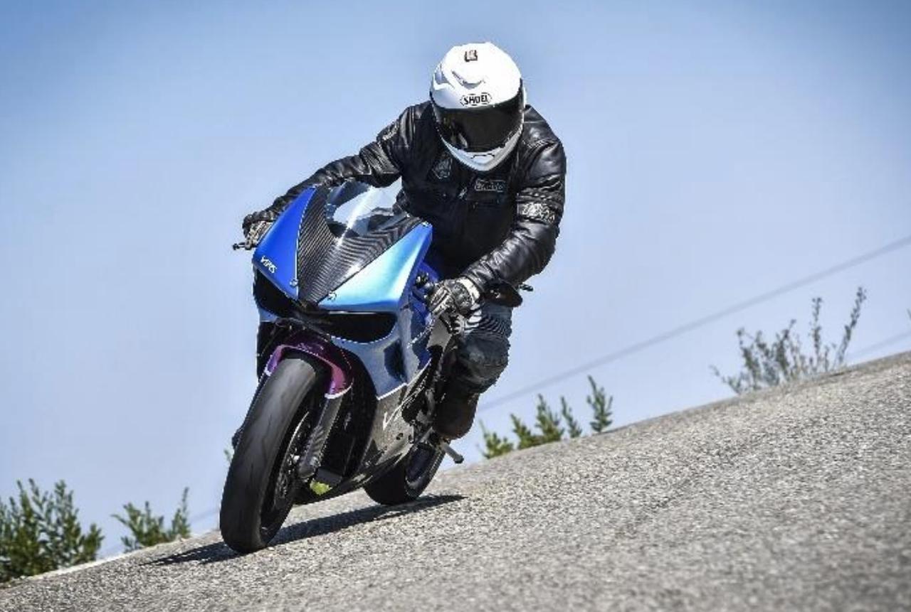 画像: 2ストローク250ccの新型スポーツバイクが日本上陸! ヴィンス「ドゥエチンクアンタ」&ランゲン「ツーストローク」 - webオートバイ