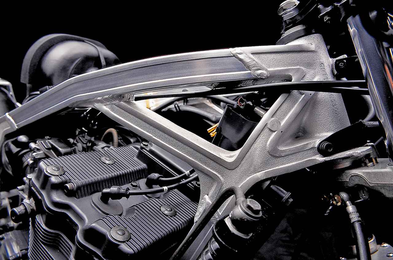 画像 : 8番目の画像 - 【写真12枚】スズキ「GSX-R750（GR71F/F）」（1985） - webオートバイ