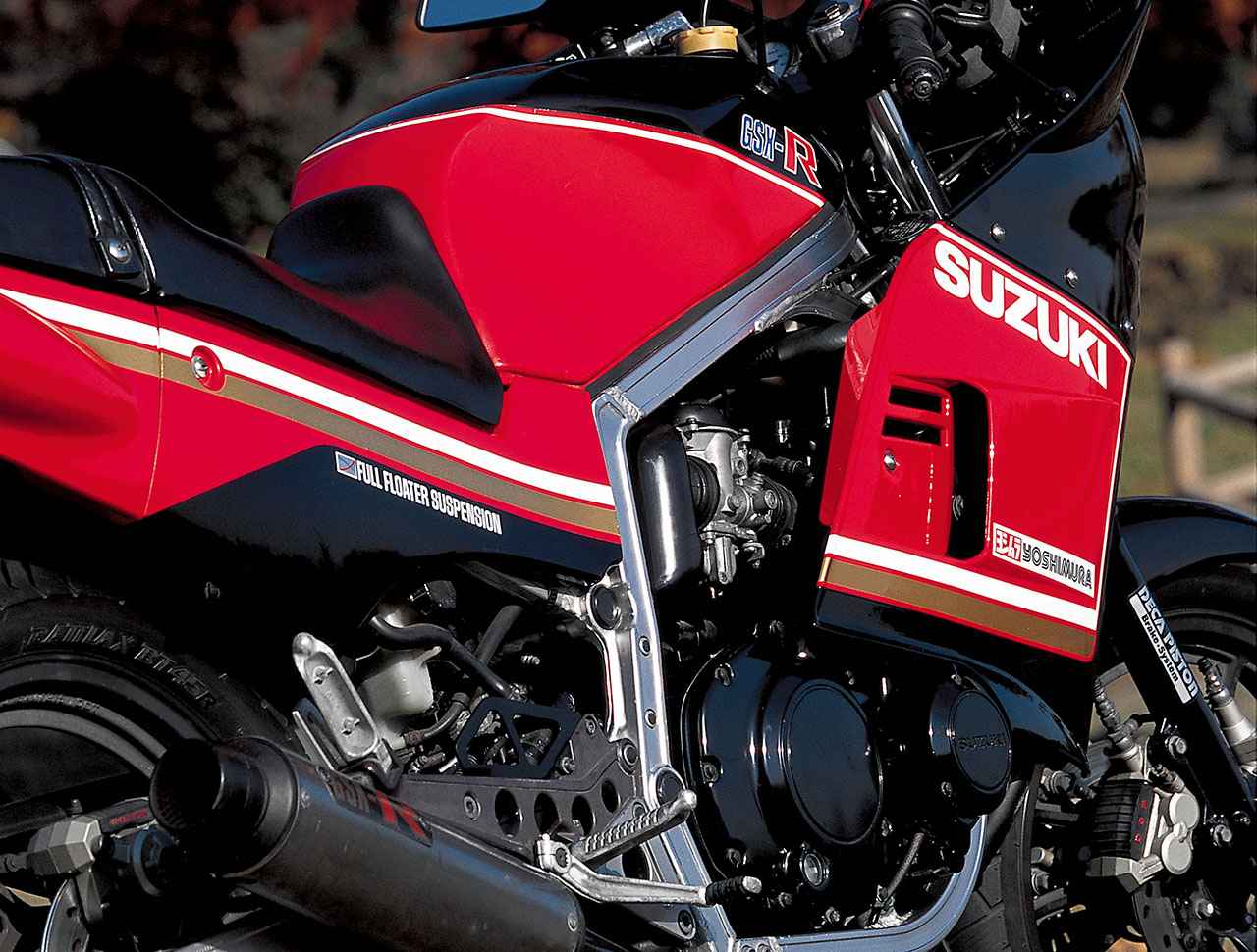 画像: スズキ「GSX-R(GK71B)」(1984年)|新開発エンジンとアルミフレームで未踏の軽さを実現 - webオートバイ