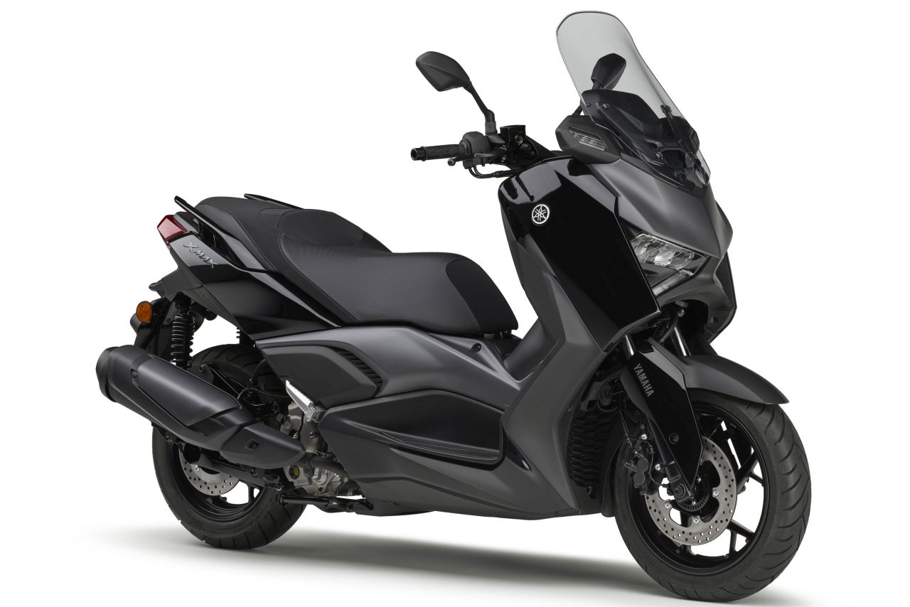 画像4: YAMAMA XMAX 2026年モデル 総排気量:249cc エンジン形式:水冷4ストSOHC4バルブ単気筒 シート高:795mm 車両重量:183kg 発売日:2026年7月7日 税込価格:73万7000円(暗灰、青、灰、黒)