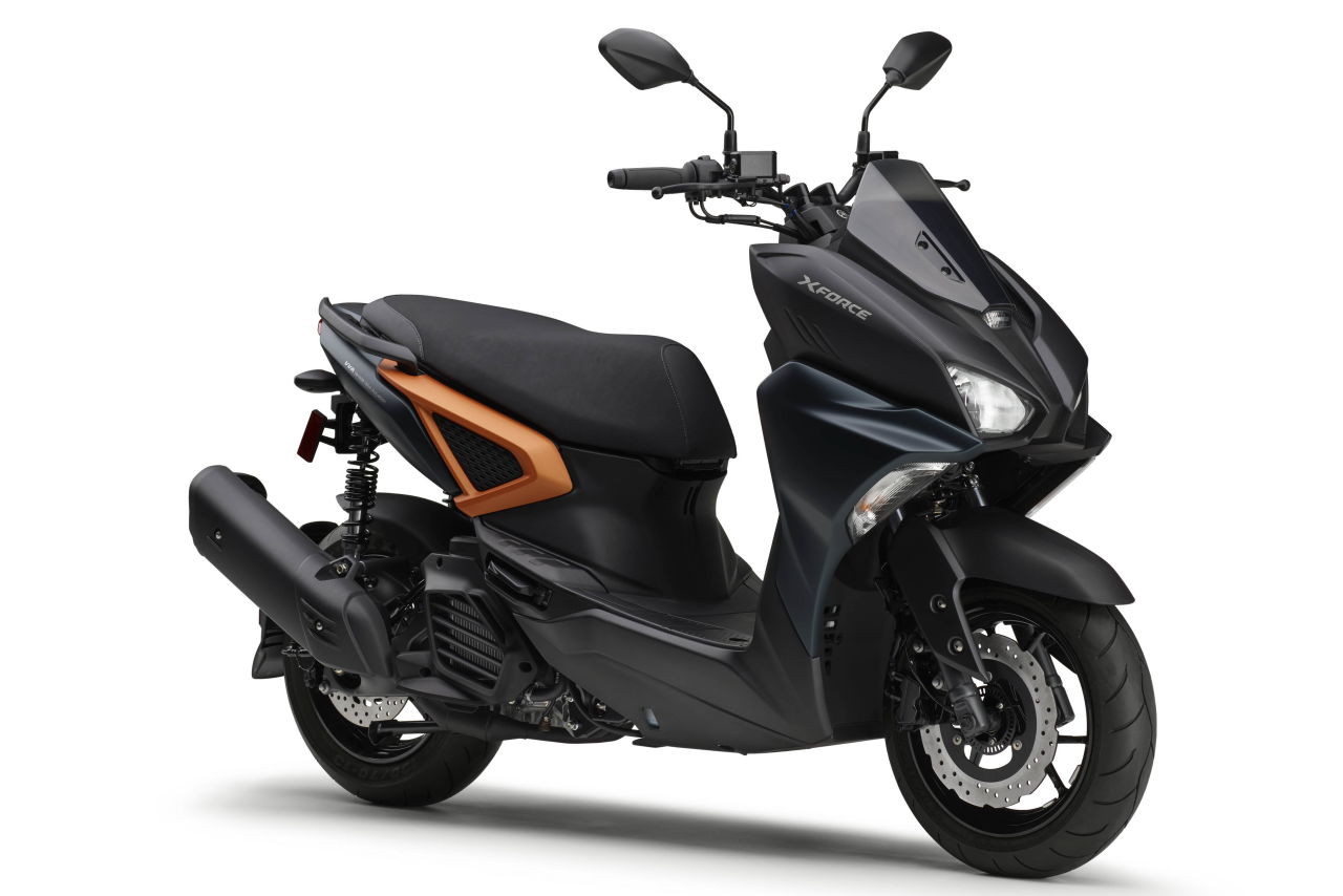 画像1: YAMAHA X FORCE 2026年モデル 総排気量:155cc エンジン形式:水冷4ストSOHC4バルブ単気筒 シート高:815mm 車両重量:130kg 発売日:2024年9月20日 税込価格:40万7000円(暗緑、ベージュ、白、黒)