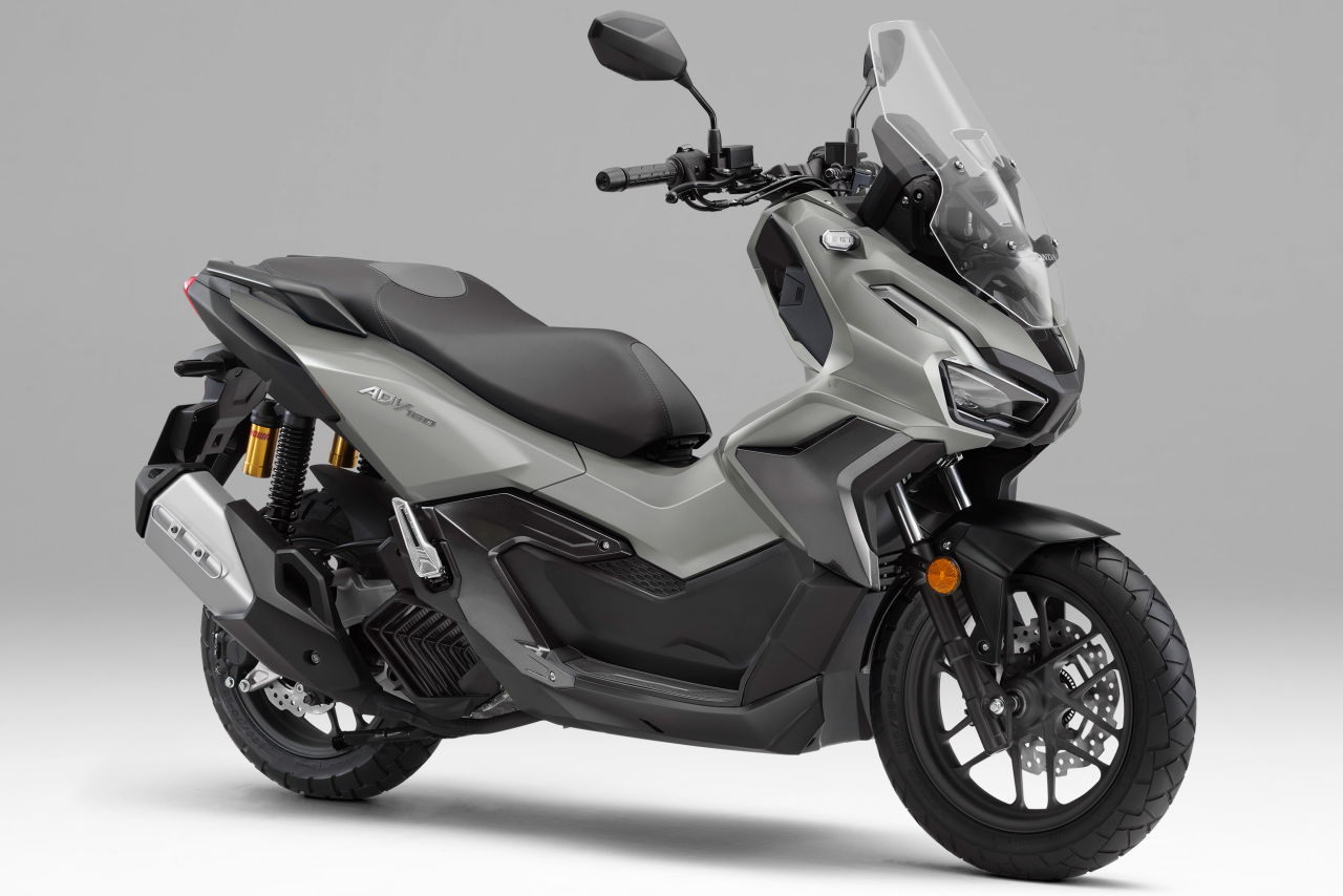 画像3: HONDA ADV160 2026年モデル 総排気量:156cc エンジン形式:水冷4ストSOHC4バルブ単気筒 シート高:780mm 車両重量:137kg 発売日:2026年5月21日 税込価格:53万9000円(青、ガンメタ、灰)