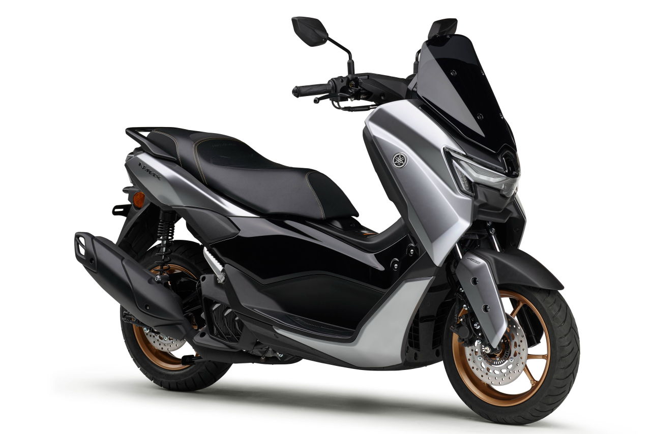 画像1: YAMAHA NAMX155 2026年モデル 総排気量:155cc エンジン形式:水冷4ストSOHC4バルブ単気筒 シート高:770mm 車両重量:135kg 発売日:2026年2月26日 税込価格:45万9800円(銀、灰、青)