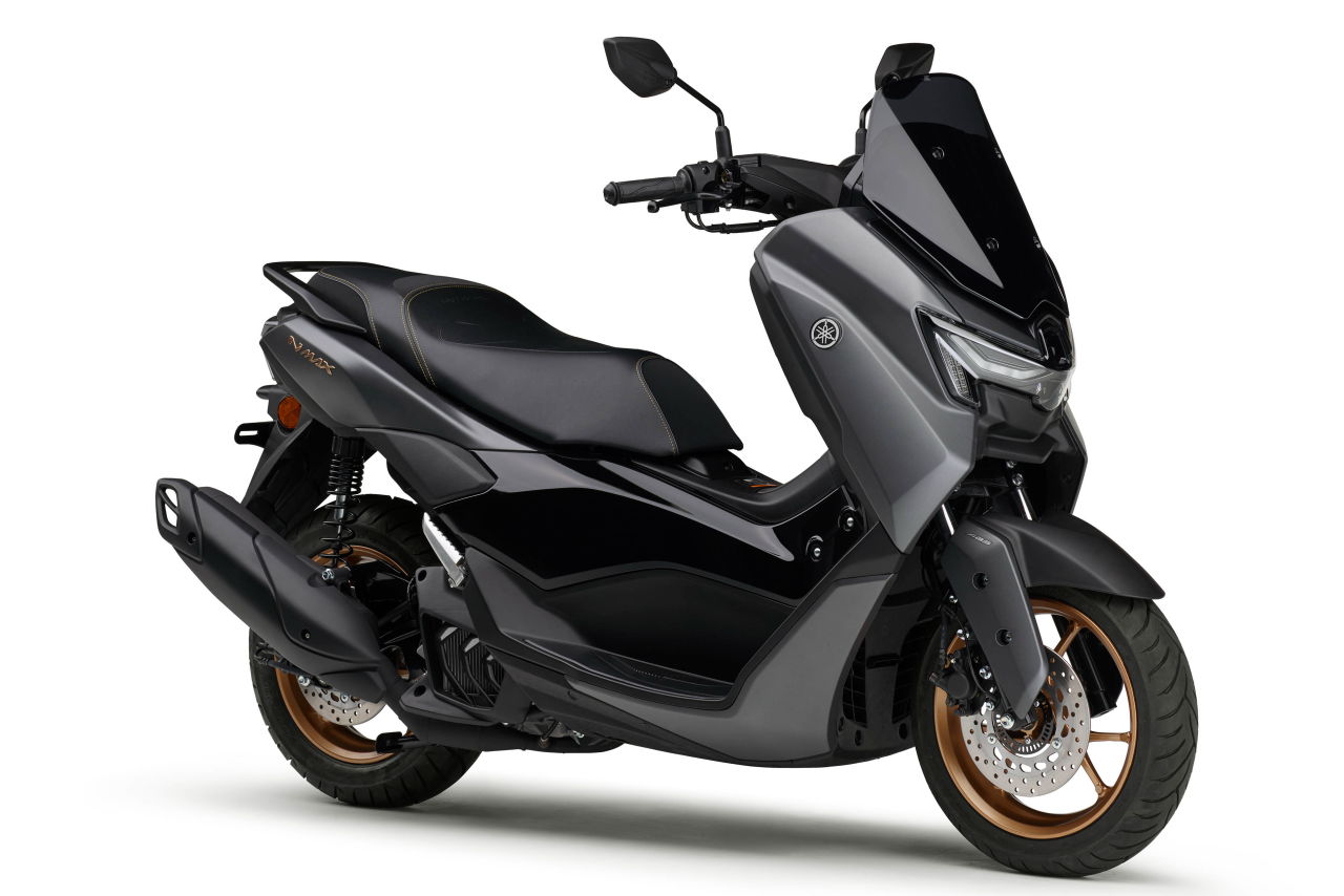 画像2: YAMAHA NAMX155 2026年モデル 総排気量:155cc エンジン形式:水冷4ストSOHC4バルブ単気筒 シート高:770mm 車両重量:135kg 発売日:2026年2月26日 税込価格:45万9800円(銀、灰、青)