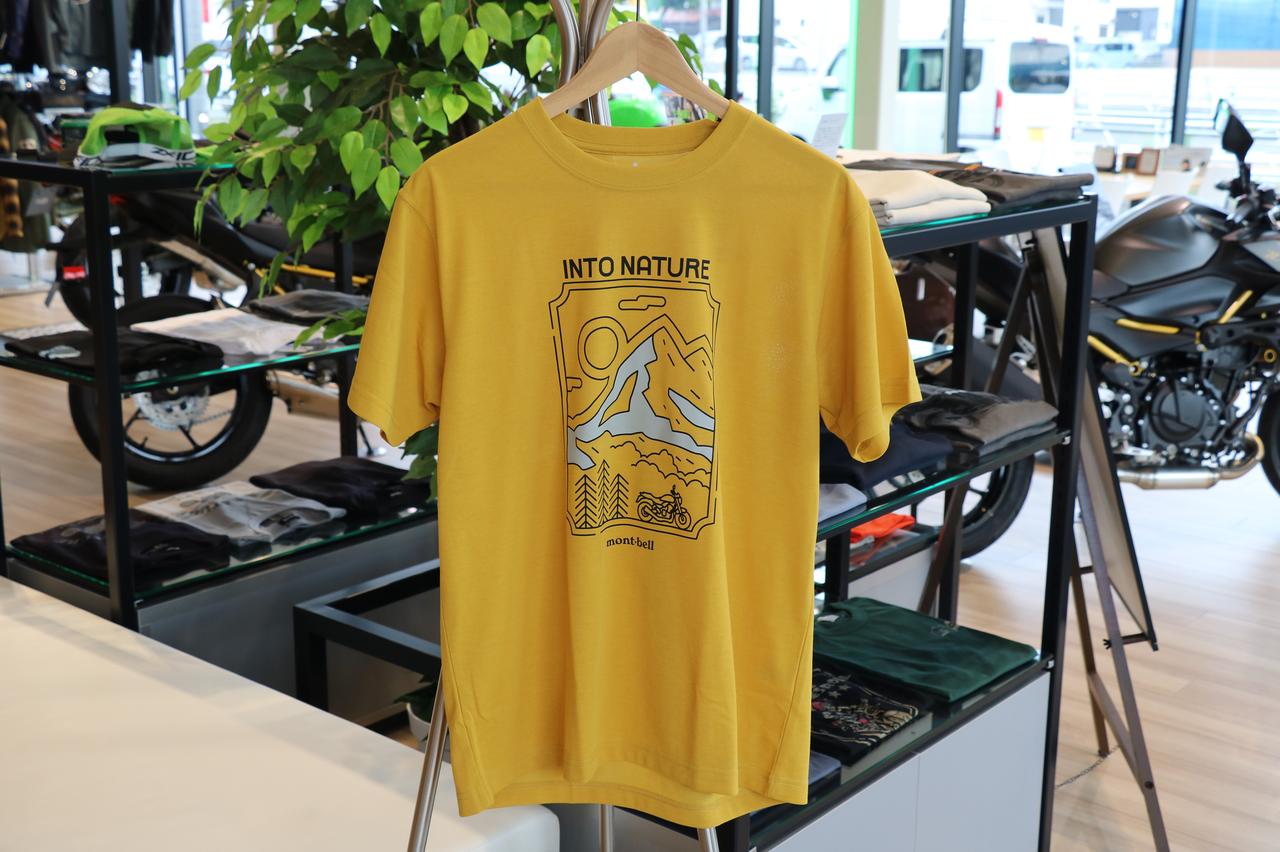 画像: カワサキ|mont-bell WIC.デザインTシャツ 素材:ポリエステル(ウィックロン) サイズ:M、L、LL、3L カラー:イエロー、ネイビー、ライトグレー、ダークグリーン、オレンジレッド 税込価格:3,850円 ※カラーごとにイラストが異なります。 ※写真はイエローのMサイズ、背面は無地。