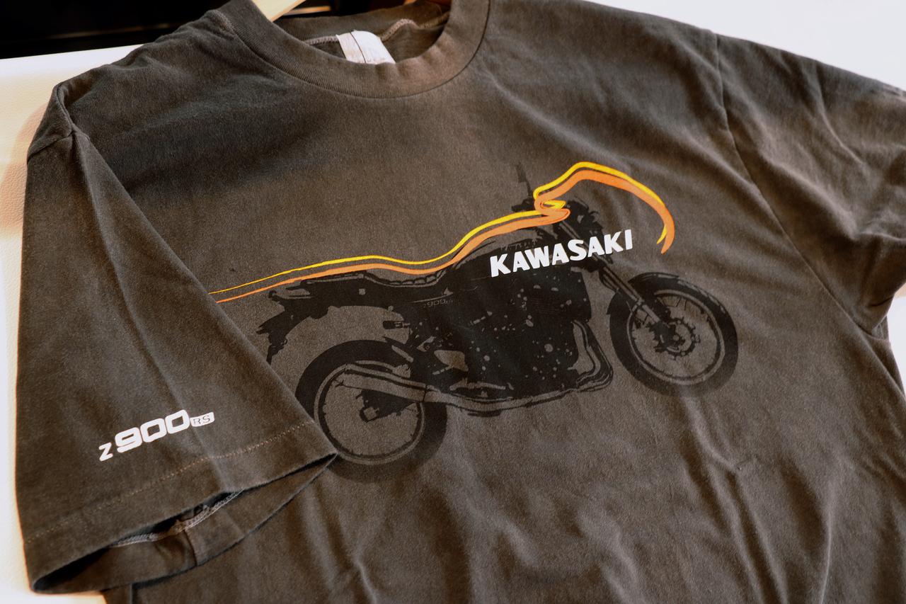 画像: ▲右肩にはZ900RSの文字が書いてあります。