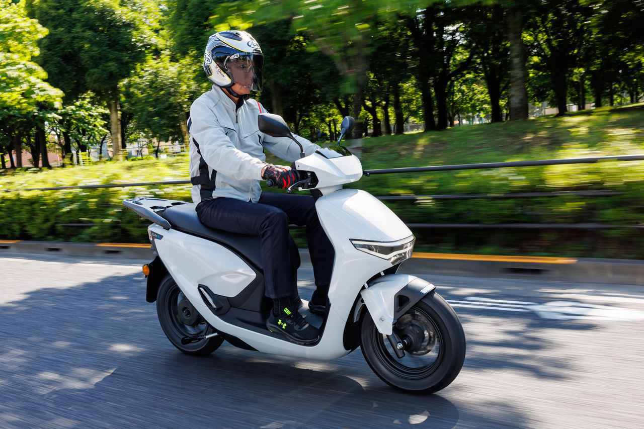 画像: 【レビュー】ホンダ「CUV e:」インプレ|原二らしい力強さと先進装備! 実用性も高い期待のEVスクーター - webオートバイ