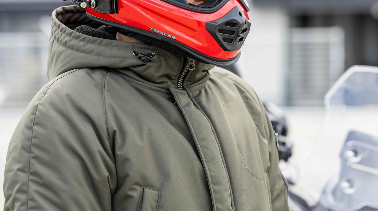 Colemanとのコラボで誕生したBMCの「着るテント」 抜群の保温性能ボア