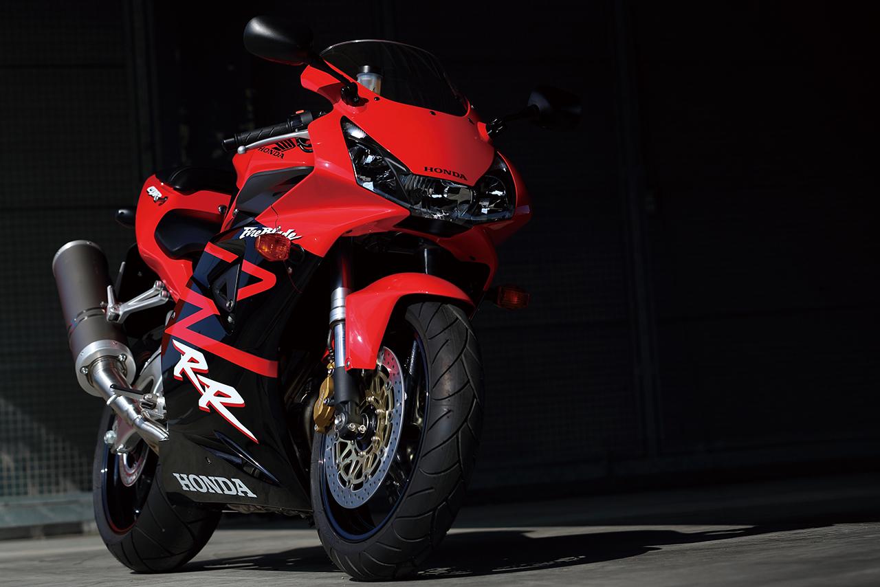 画像: HONDA CBR954RR 2002年 当時価格：105万円