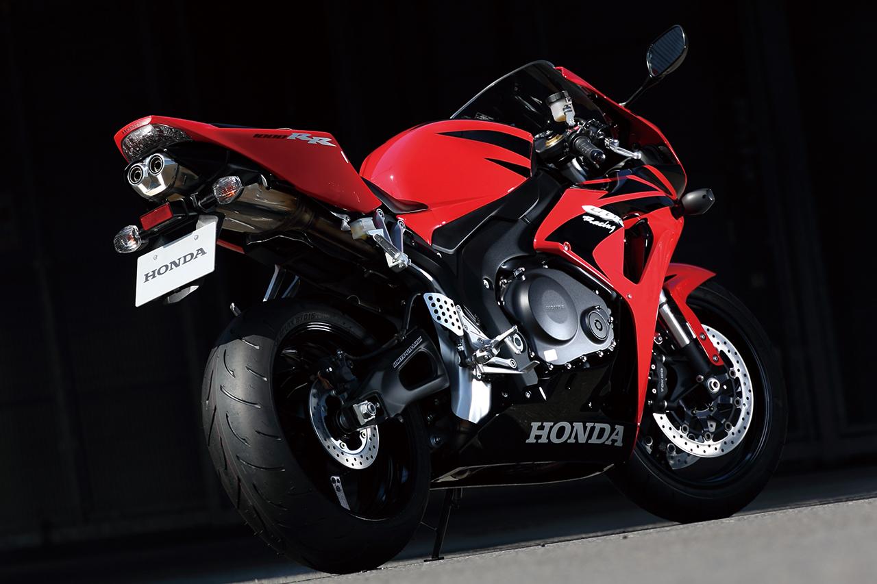 画像: HONDA CBR1000RR 2006年 当時価格：123万9000円