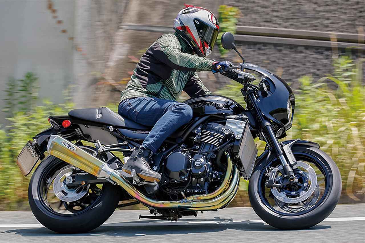 画像: ▲バイクをコントロール下に置いた、しっかりと荷重のかかった齋藤さんの走り。「やはりCBよりZが好き」と齋藤さん。ケイファクトリーのデモバイクを乗りやすい方向へと導いていく。