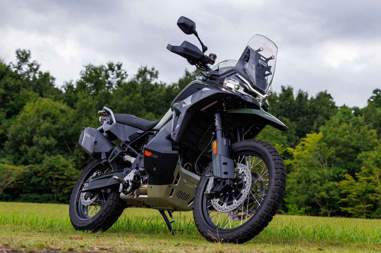 画像: CFMOTO 1000 MT-X 2026年モデル 総排気量:946.2cc エンジン形式:水冷4ストDOHC4バルブ並列2気筒 シート高:830/870mm 車両重量:222kg 価格:181万5000円 発売:2026年4月21日