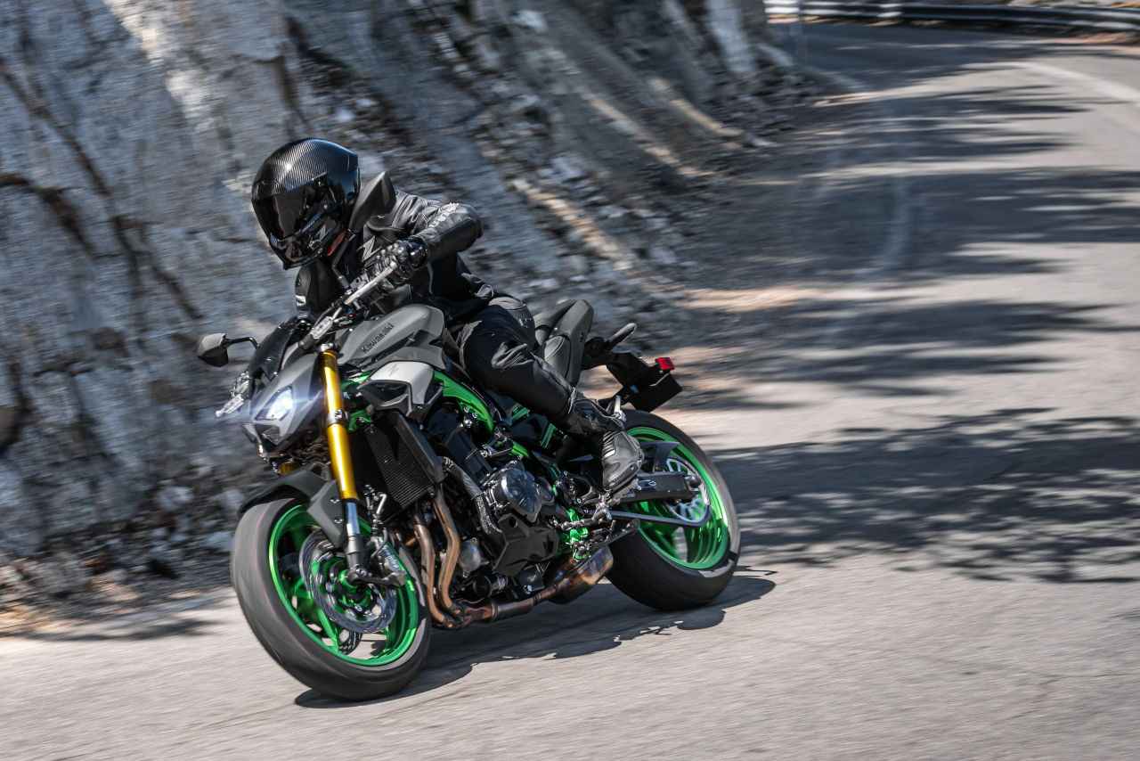 画像2: カワサキ伝統のマジックナイン「Z900」「Z900 SE」がモデル改訂、2027年型はSEのブレンボキャリパー外観が進化！