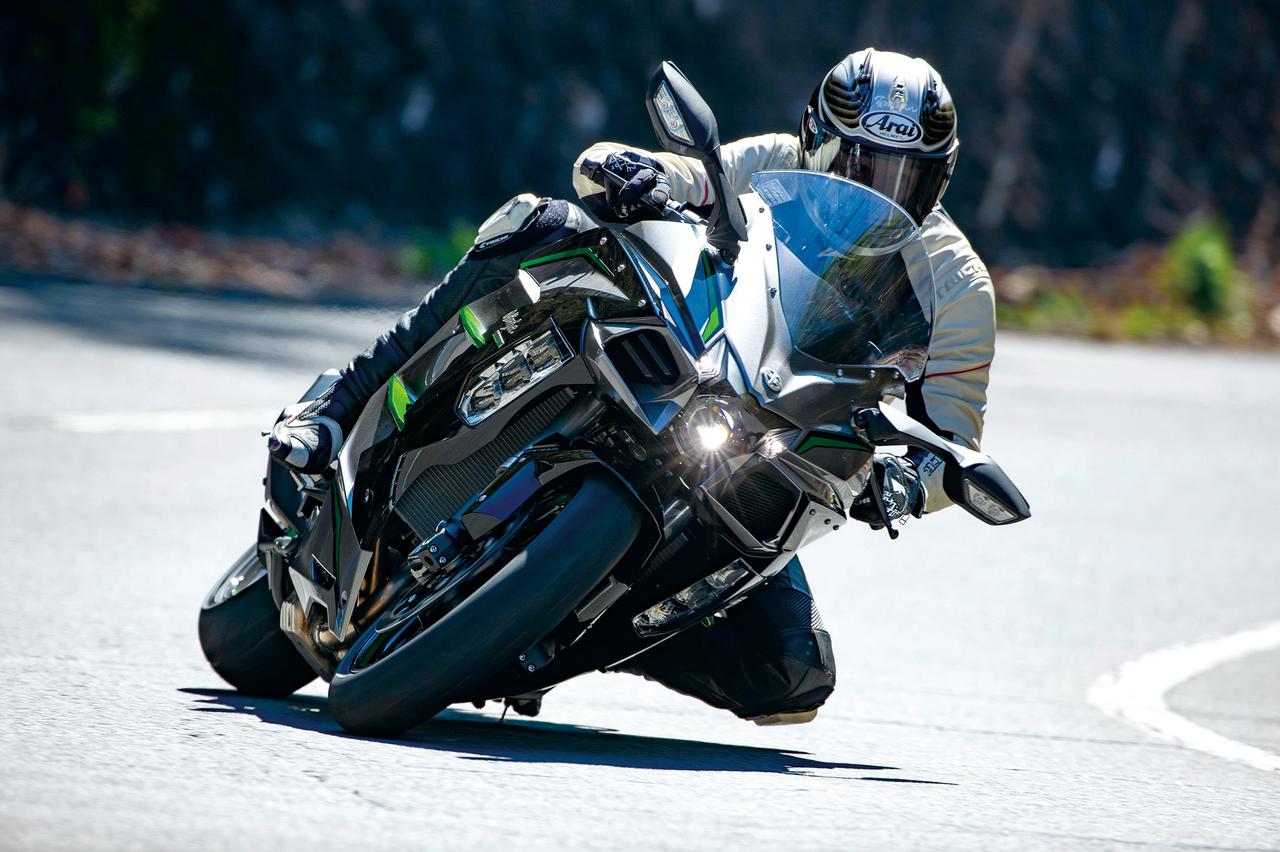 画像: 【インプレ】カワサキ「Ninja H2 SX SE+」（2019年）〝魔法の足〟を手に入れた極上のハイパフォーマンスツアラー！ - webオートバイ