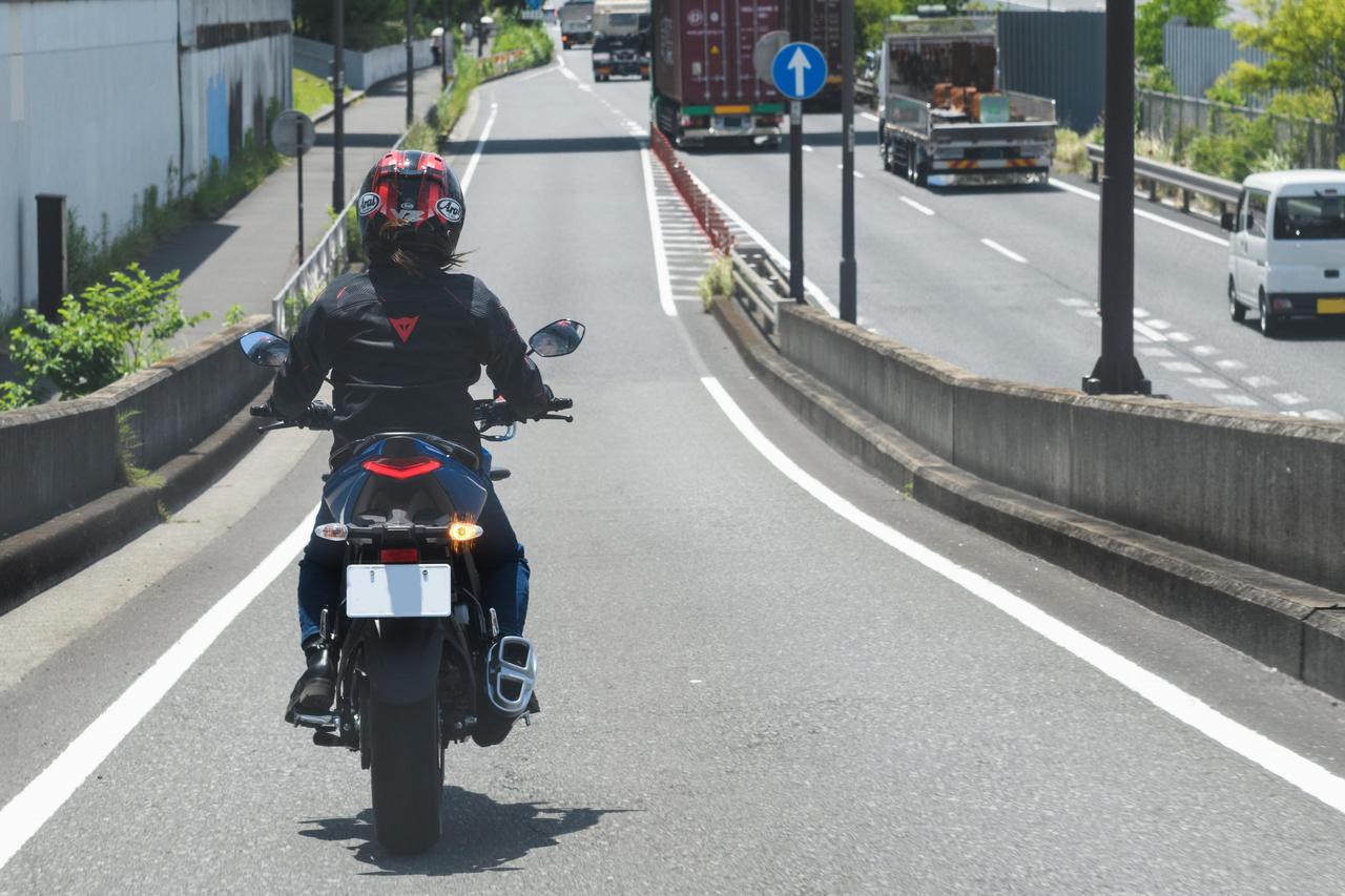 画像: 【JAPAN RIDERS 知恵袋】合流時はしっかり安全を確保! - webオートバイ