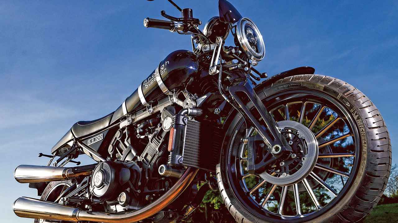 画像: ブラフシューペリア「S.S.100」インプレ|100年前のスーパースポーツの伝統を継承する研ぎ澄まされた珠玉の1台 - webオートバイ