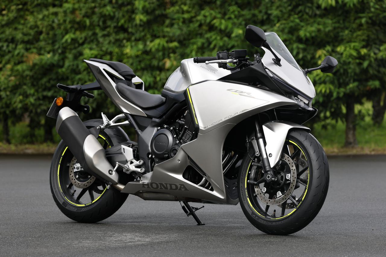 画像: HONDA CBR400R FOUR E-Clutch 2026年モデル 総排気量:399cc エンジン形式:水冷4ストDOHC4バルブ並列4気筒 シート高:780mm 車両重量:187kg 価格:119万9000円(税込) 発売:2026年9月18日