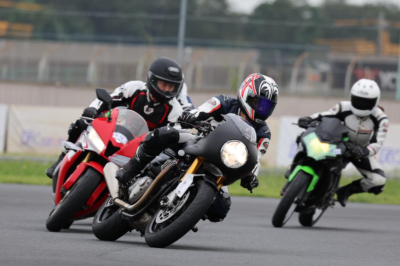 画像1: バイク動かなくて大パニック!? 手厚いサポートが魅力の「クシタニライディングミーティング」に編集部・大冨が参加してきた