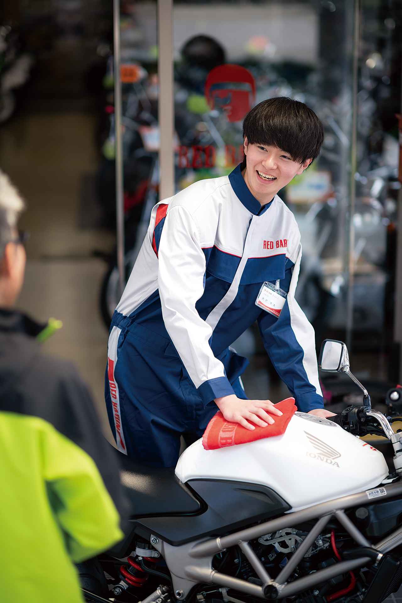 画像: レッドバロンが全国の各店舗でアルバイトを募集中。これからのバイク業界を一緒に作っていこう!!