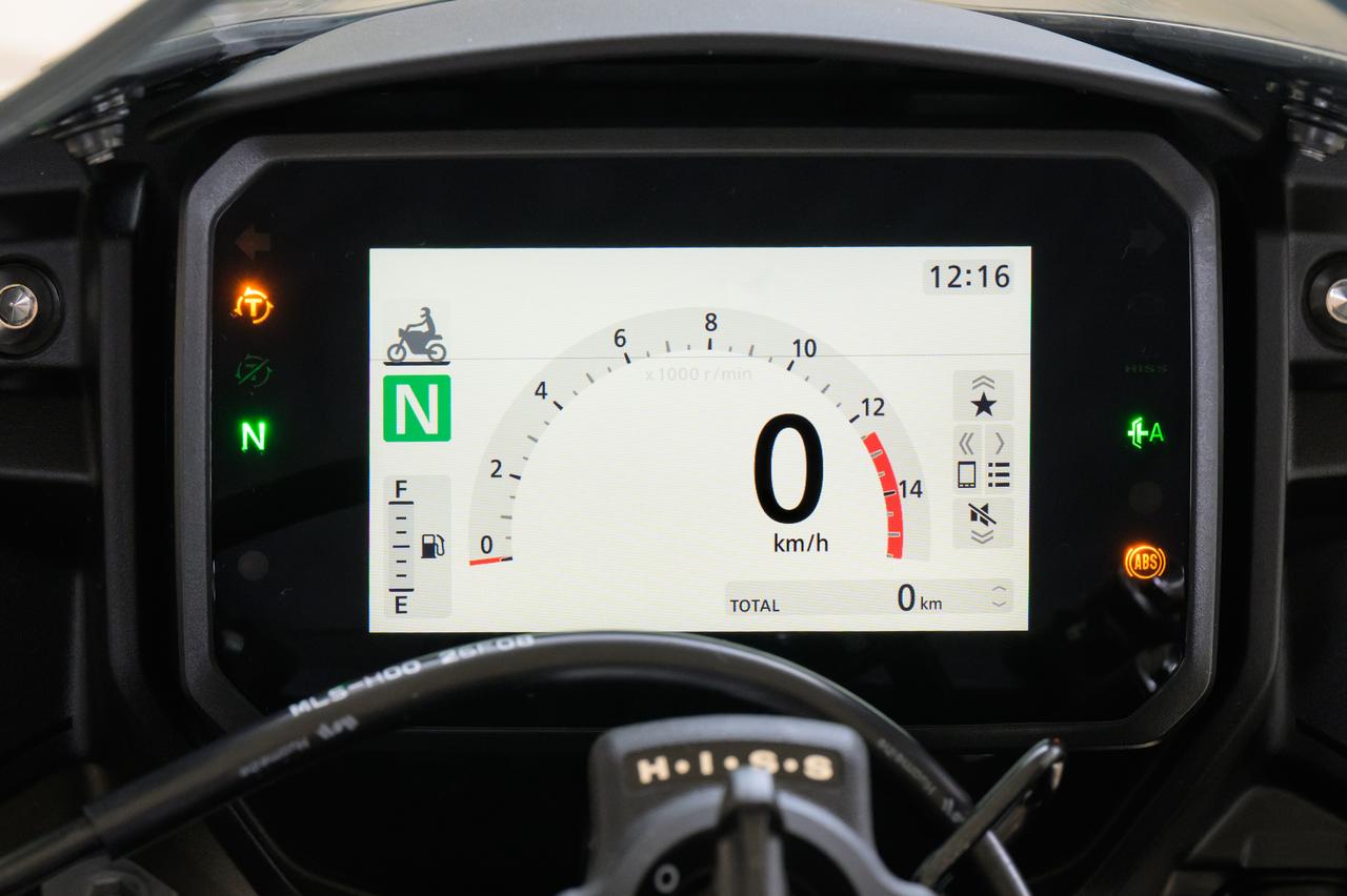 国内初試乗】ホンダ「CBR400R FOUR E-Clutch」インプレ｜爽快な走りと