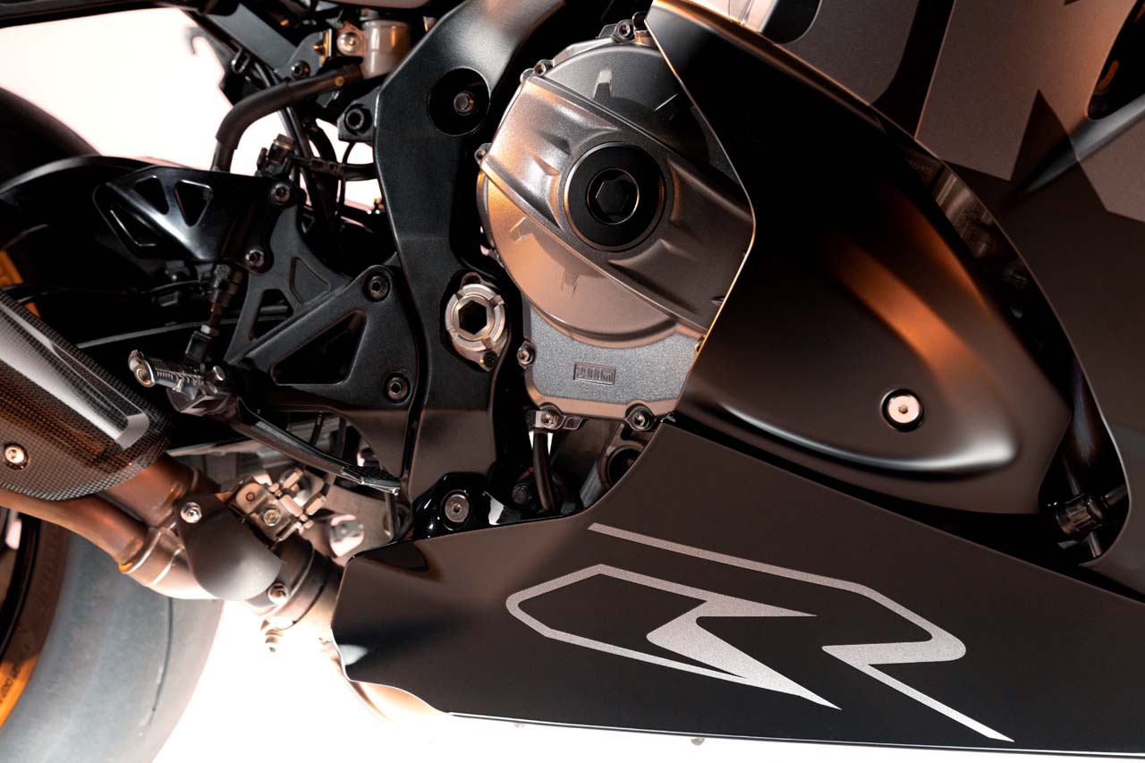 画像11: 【限定10台】漆黒の「GSX-R1000Rステルス」登場! アクラポヴィッチ等充実の伊スズキ超限定車【海外】