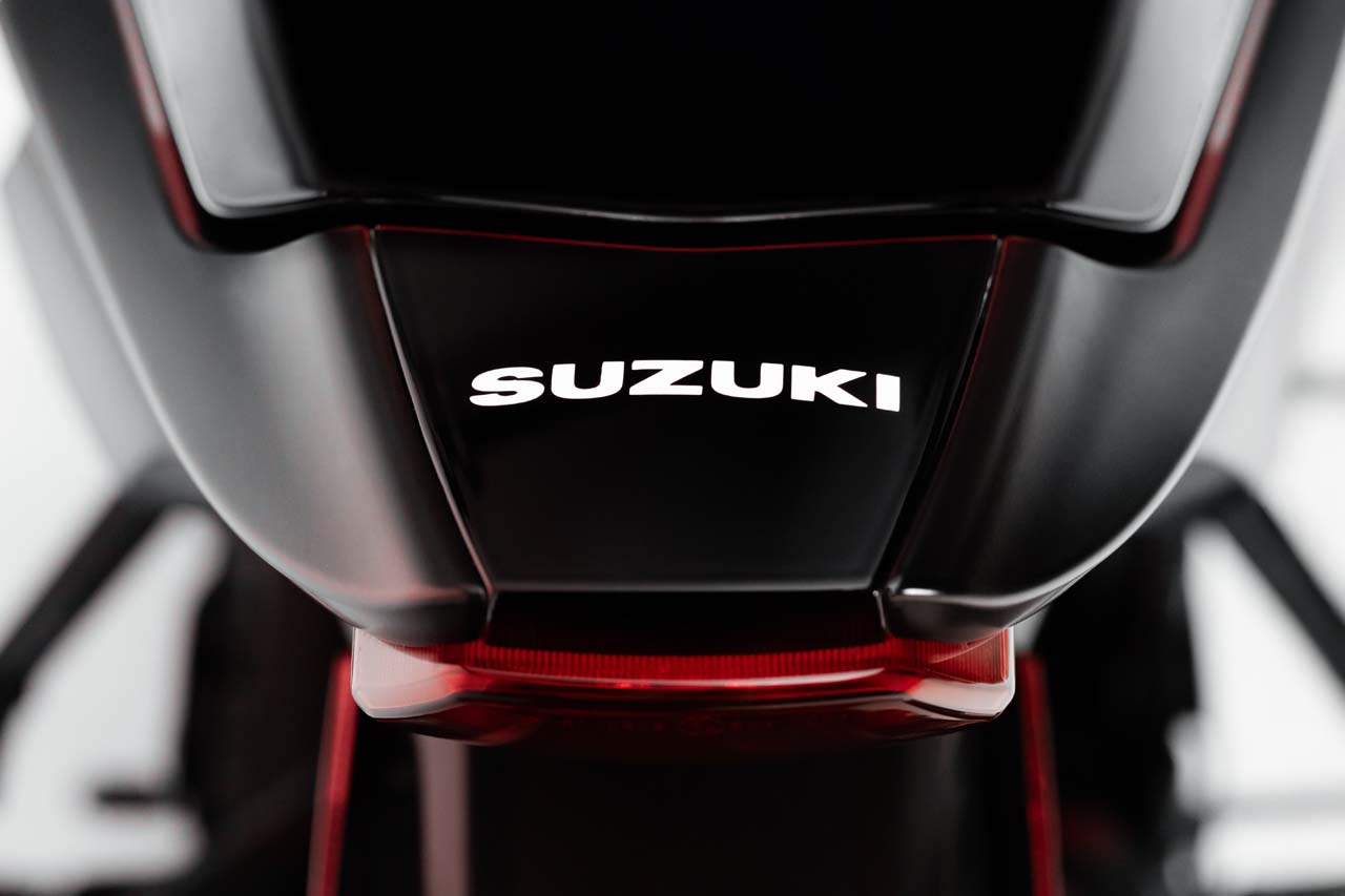 画像8: 【限定10台】漆黒の「GSX-R1000Rステルス」登場! アクラポヴィッチ等充実の伊スズキ超限定車【海外】