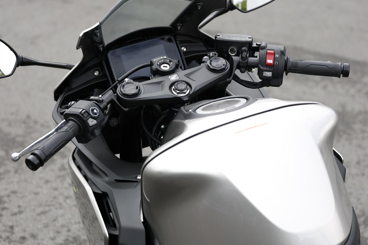 画像 : 8番目の画像 - 【写真29枚】ホンダ「CBR400R FOUR E-Clutch」 - webオートバイ