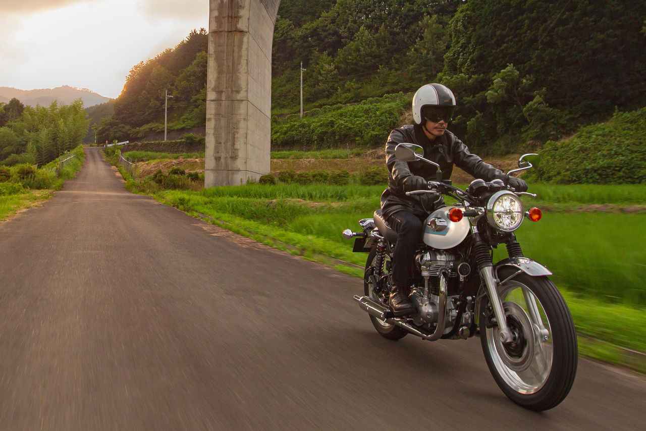 画像8: 名車W1の魂を宿す王道クラシック！ カワサキが「W800」の2027年モデルを発表