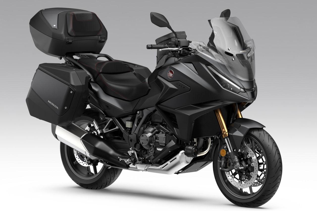 画像2: 欧州ベストセラーのホンダ「NT1100」が2027年モデルに! あちらには電制サスだけでなく通常サス版もあるぞ【海外】