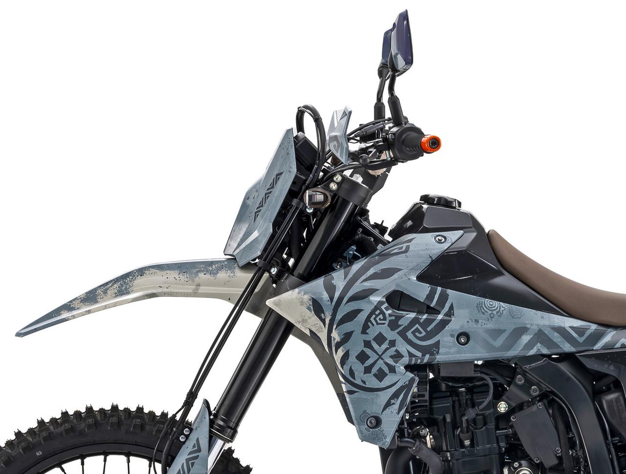 画像: 【イメージはセクレト！】必見！「東京オートサロン2026」にスズキが「DR-Z4S MONSTER HUNTER WILDS Edition」を展示 - webオートバイ