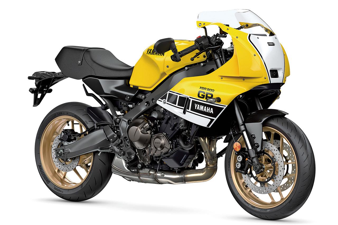 画像: YAMAHA XSR900 GP ABS 総排気量:888cc エンジン形式:水冷4ストDOHC4バルブ並列3気筒 シート高:835mm 車両重量:200kg 税込価格:143万円(ホワイト)/146万3000円(イエロー)