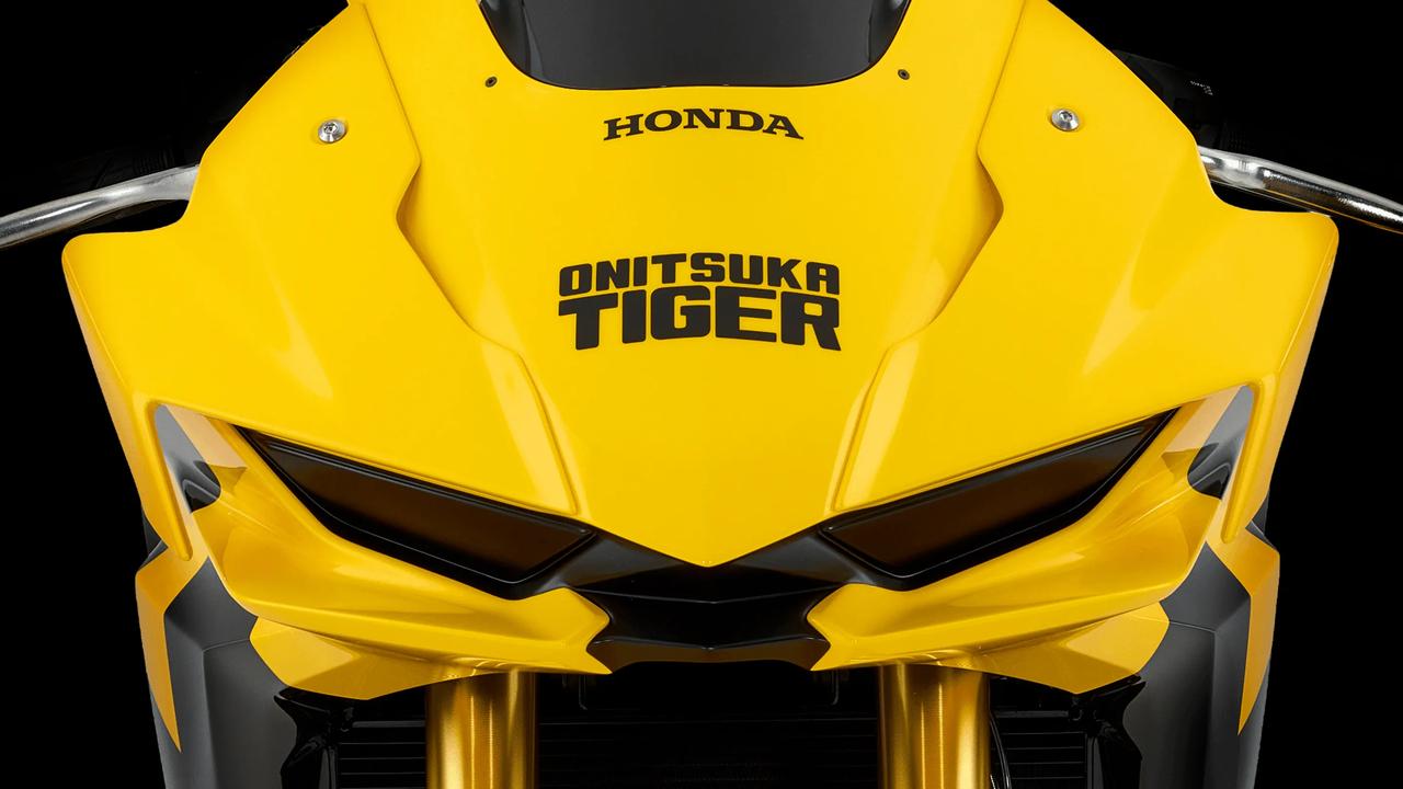 画像1: ホンダ×オニツカタイガーのコラボバイクを世界初公開! “タイガーイエロー”をまとったコンセプトモデルがミラノに登場