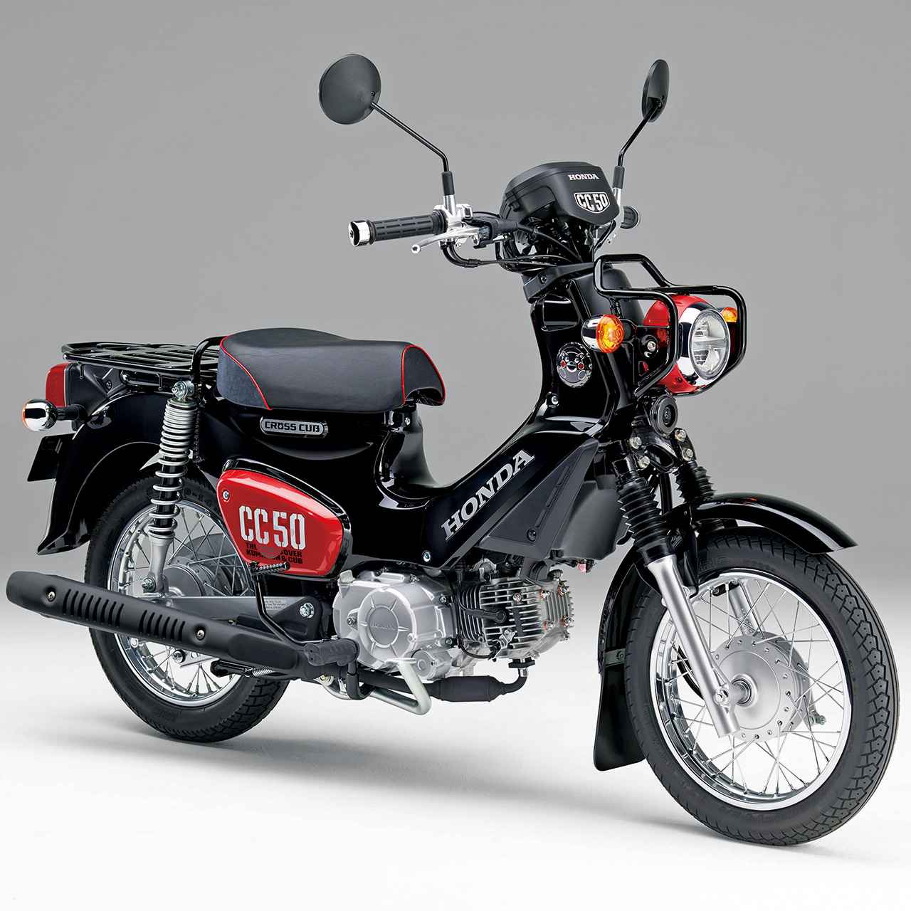 画像: HONDA CROSS CUB 50 Kumamon version 総排気量:49cc エンジン形式:空冷4ストSOHC 2バルブ単気筒 シート高:740mm 車両重量:100kg 税込価格:30万8000円/31万9000円(くまモンバージョン) ※生産終了モデル
