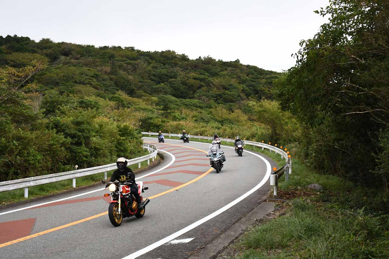 画像2: 路面は時々ウェットでしたが、レインウェアなしでも走りきれました。