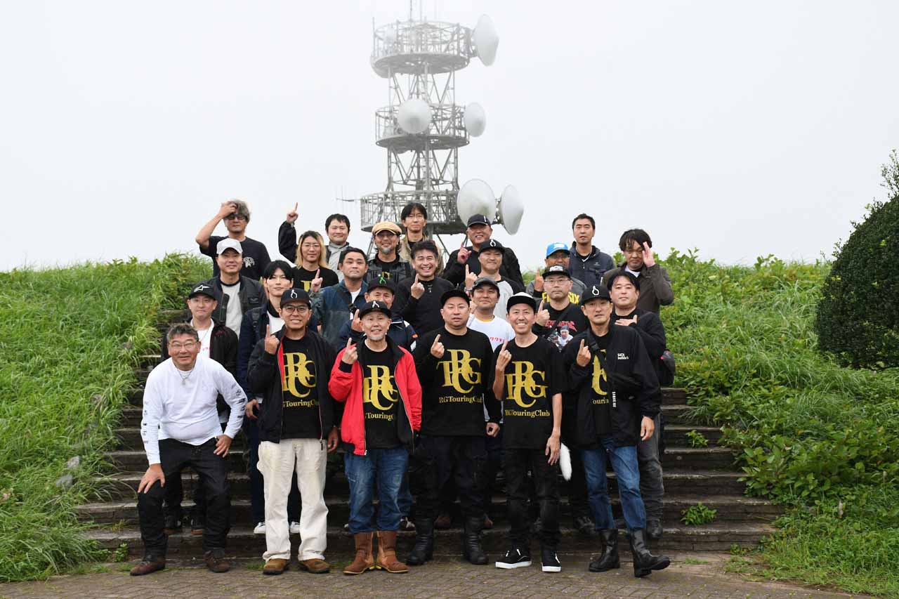 画像2: 最終休憩地の滝知山園地で。沼津の街を見下ろす絶景のすぐ後に雨が降り始めました……。