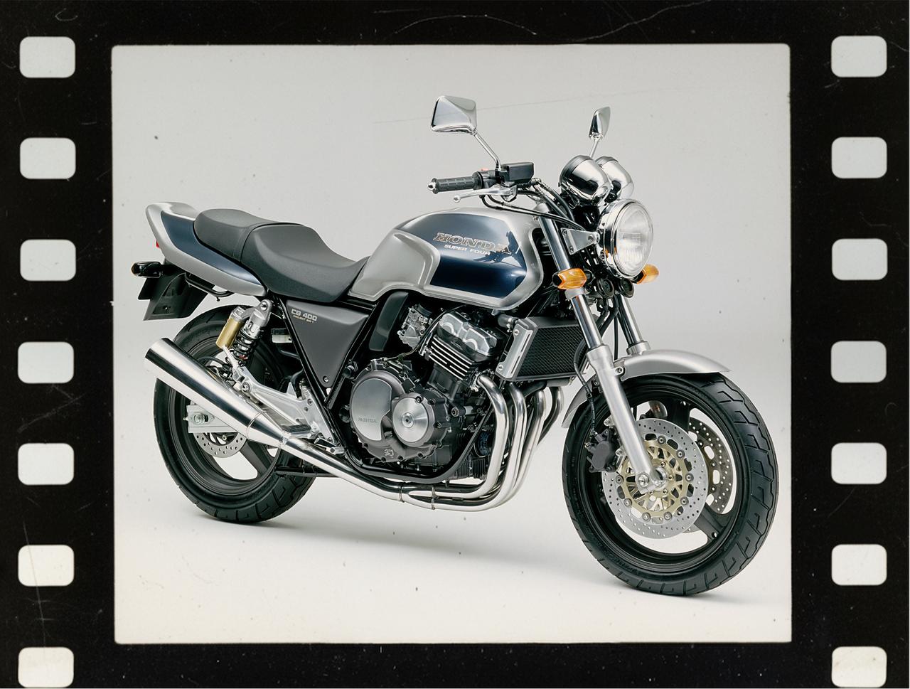 画像: ホンダ「CB400スーパーフォア」(1992年)【90年代に登場したホンダのバイク図鑑】 - webオートバイ