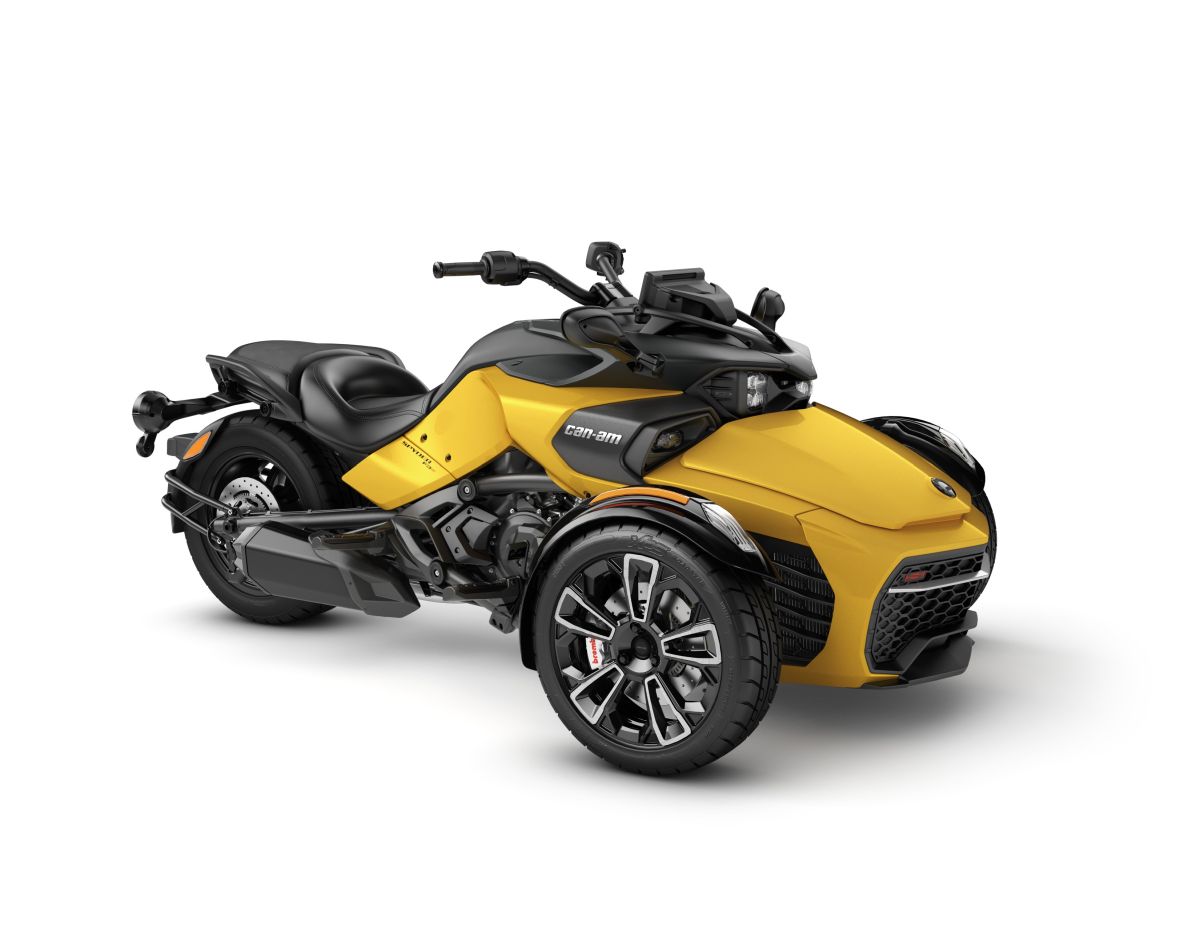 画像: サーキットイエローメタリックを纏うSpyder F3-S。Spyderシリーズの中ではエントリーモデルとなるが、収納をオミットした分、よりスポーティな走りが楽しめる。サイドパニアケースや、背もたれ付きのSpyder F3 Limited Special Seriesもあり。そちらはSpyder F3 Limited Special Series同様にドロマイドグレーで展開されている。