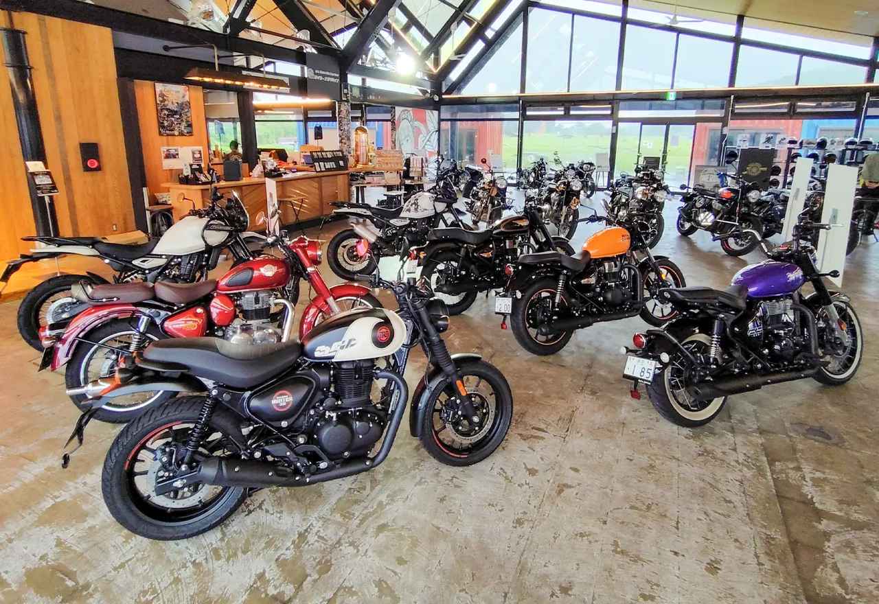 画像1: ROYAL ENFIELDの国内ラインナップとカスタム車両が一堂に