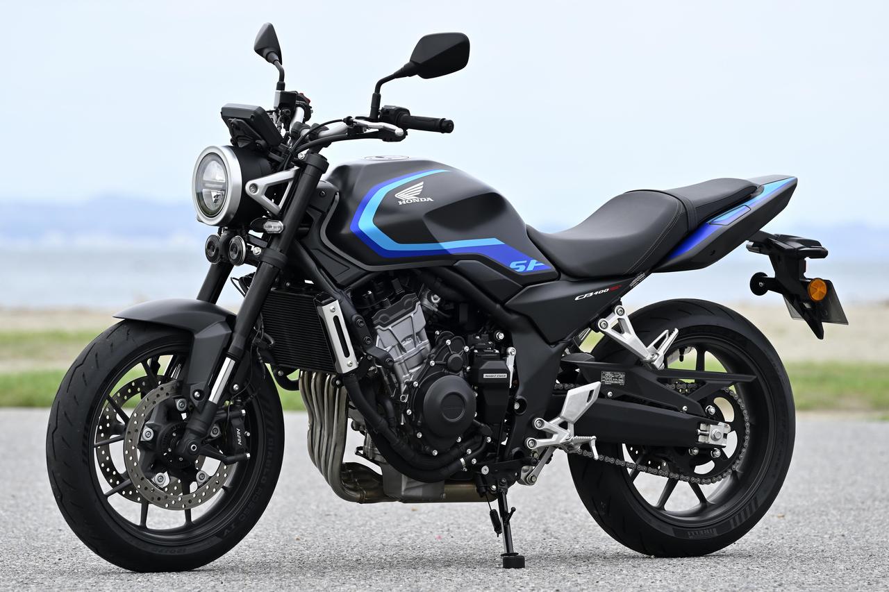 画像: HONDA CB400 SUPER FOUR E-Clutch 2026年モデル 総排気量：399cc エンジン形式：水冷4ストDOHC4バルブ並列4気筒 シート高：780mm 車両重量：187kg 価格：99万8800円